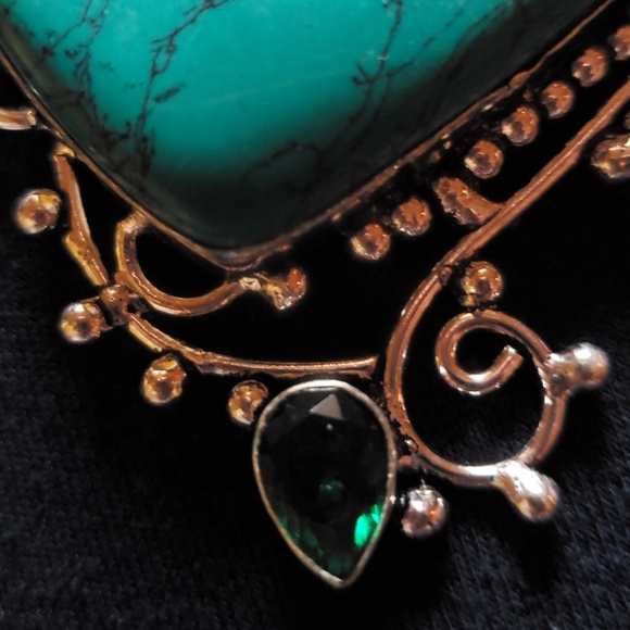 HANDCRAFTED HUGE TURQUOISE+GREEN QUARTZ PENDANT - Picture 3 of 5